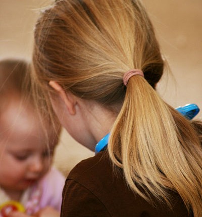 400px-Child_with_a_ponytail